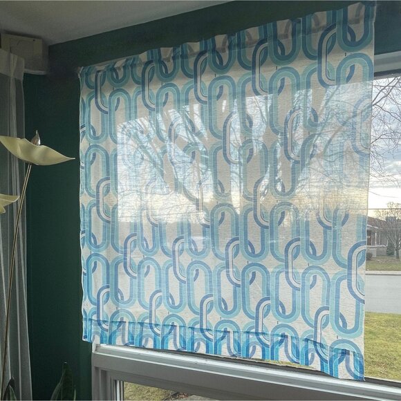 Vintage 1970s curtain, blue and white geometric groovy pattern, single panel - Picture 2 of 10